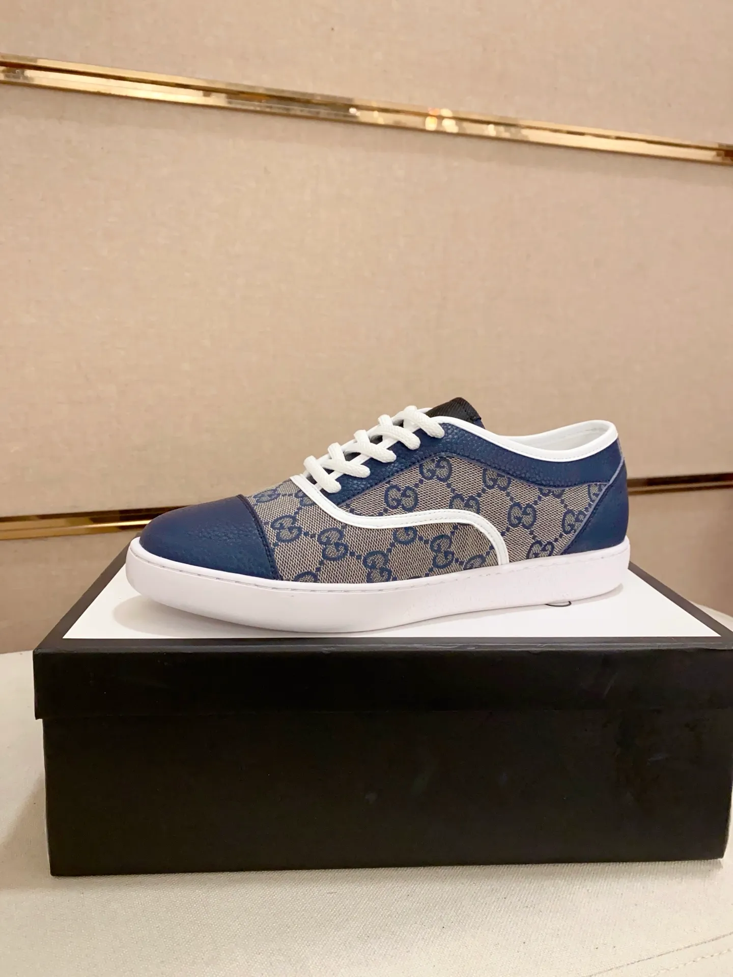 Men's clothing and shoes💰:400💰 (GUCCI) The latest model from the official website 🎁🎁Casual and fashionable men's shoes👟, hot style 💥The version is simple and elegant, exclusive for trendy men. Unique official website latest brand elements 👑Gucci original decoration, fashionable and generous, the fabric is original cowhide ✅sheepskin lining, the official website specifies wear-resistant casual outsole, the classic model is taken in kind at the counter🎬38-44 (45 is not returned or exchanged)